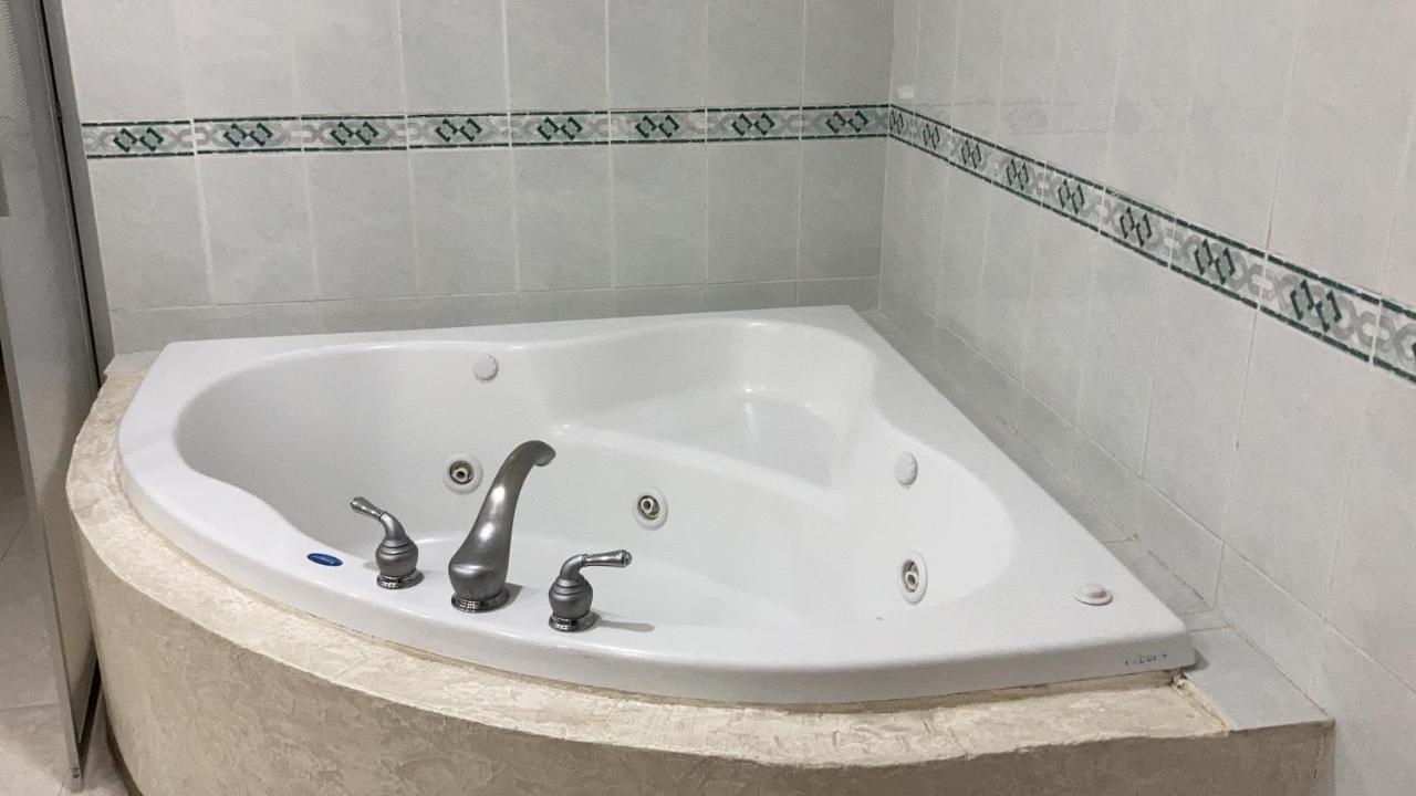 Hotel Enterprise Inn Poliforum レオン エクステリア 写真