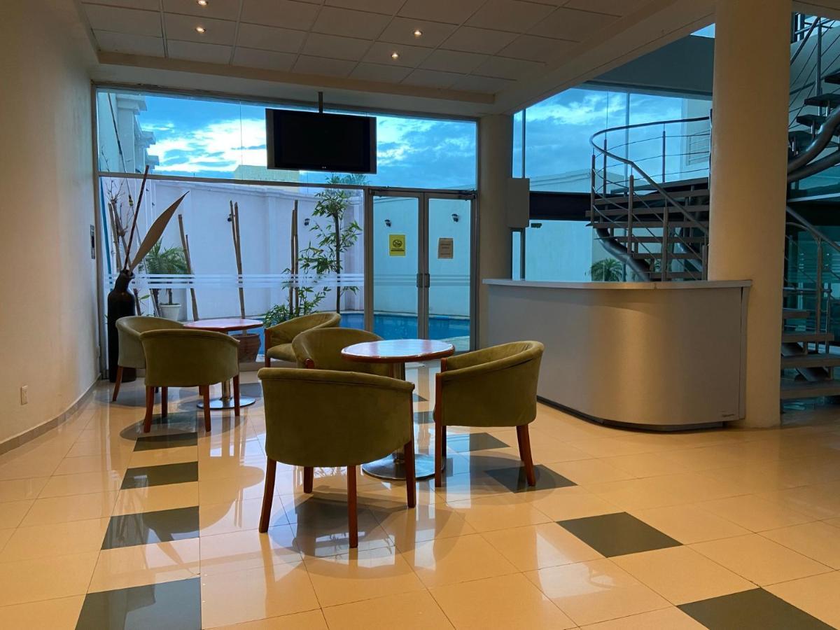 Hotel Enterprise Inn Poliforum レオン エクステリア 写真